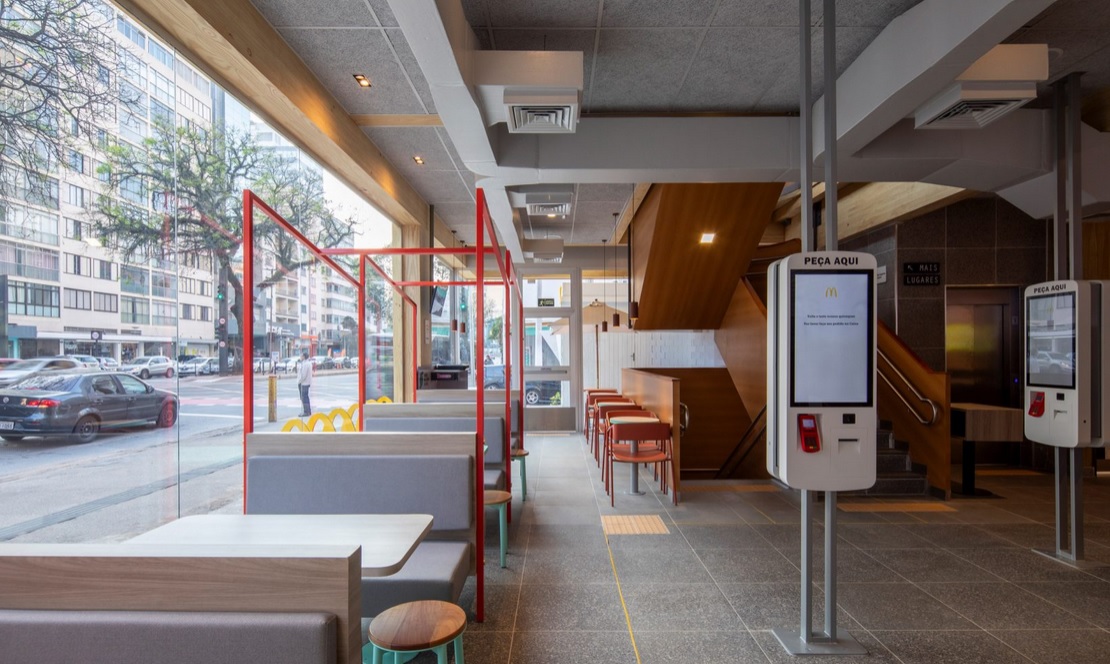 mc donalds-sao paolo-inside.jpg